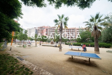 Investment Opportunity for 4 Fully Renovated Apartments close to Sagrada Familia