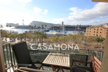 Apartamento de 3 dormitorios con vistas al mar, balcón grande y ascensor en la Barceloneta