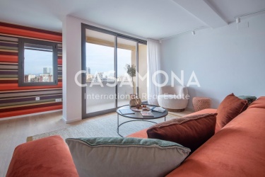 Apartamento de diseo de 2 dormitorios con balcn y vistas espectaculares en la Barceloneta