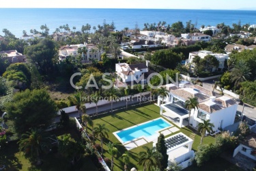 Magnífica oportunidad en Marbella - Villa a tan solo 100 m de la playa de Casasola