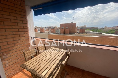 Moderno y luminoso apartamento con terraza privada y ascensor