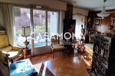 Incredible Opportunity for 5 Bedroom Property with Terrace and Lift in Pedralbes