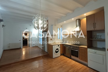 Spacious 90m2 - 3 Bedr Apartment by the Roman wall in Gotico