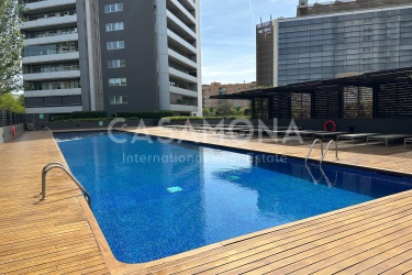 Para Renovar - Apartamento de 1 Dormitorio en Diagonal Mar, con Piscina, Parking y Terraza