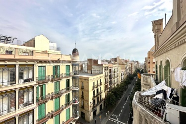 Særegen leilighet på Gran de Gracia med terrasse og parkering