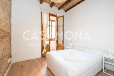 Et rom i en delt 3-roms co-living totalrenovert leilighet i Eixample Esquerra