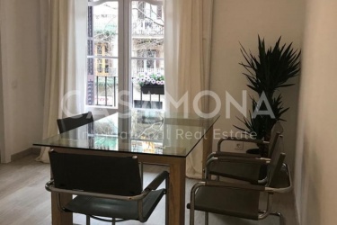 Apartamento reformado y totalmente amueblado junto a Plaça Espanya