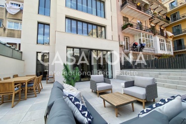 Appartement Principal de 4 Chambres avec Terrasse Privée et Piscine