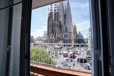 « Superbe appartement rénové avec vue imprenable sur la Sagrada Familia